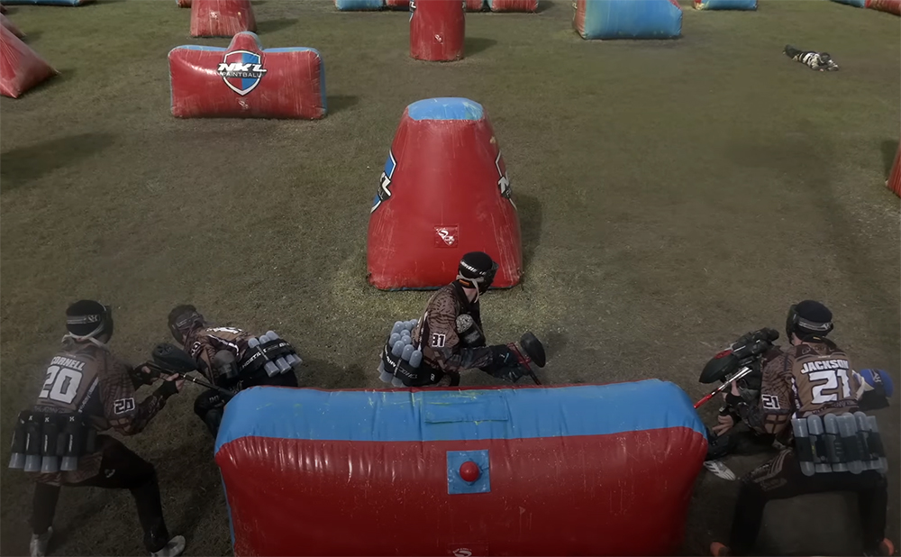How to play paintball in a team successfully?